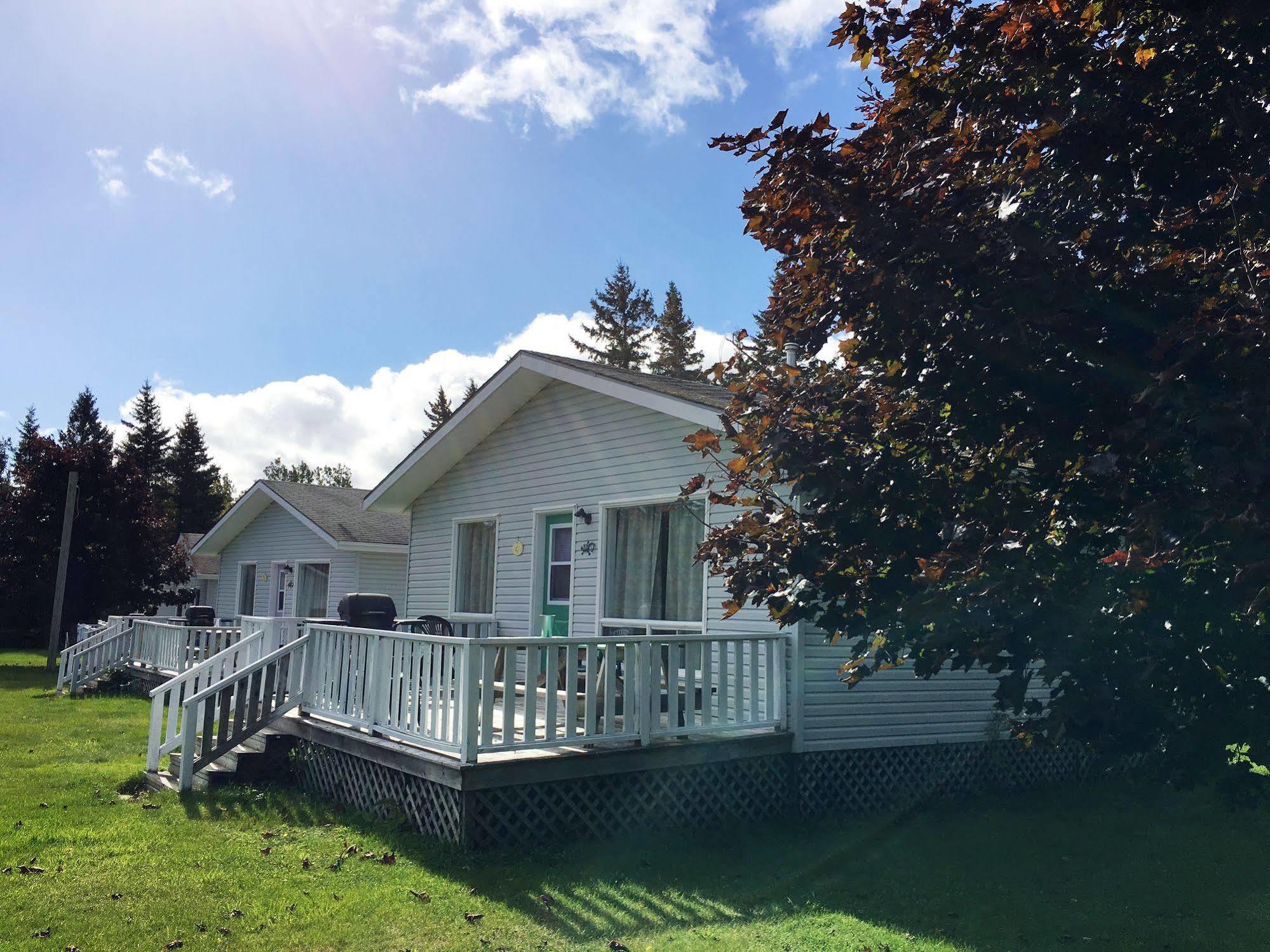 Hidden Acres Cottages Cavendish Exterior photo